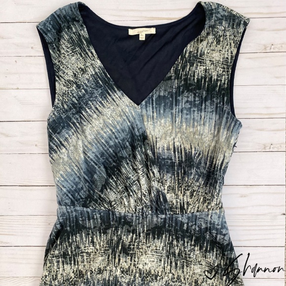 Mystree Raylin V-Neck Abstract Print Dress - Picture 2 of 6